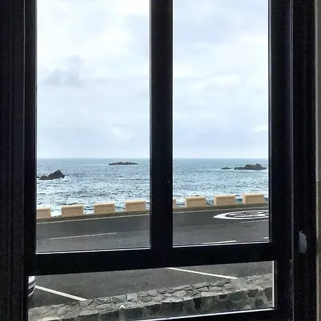 The Window: Panoramic Views Onto The Sea Appartement *